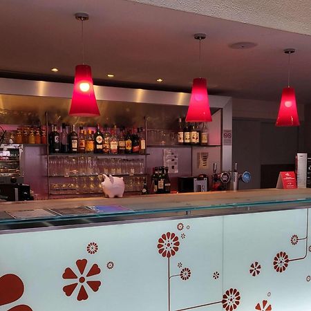 Ibis Saintes Hotell Eksteriør bilde